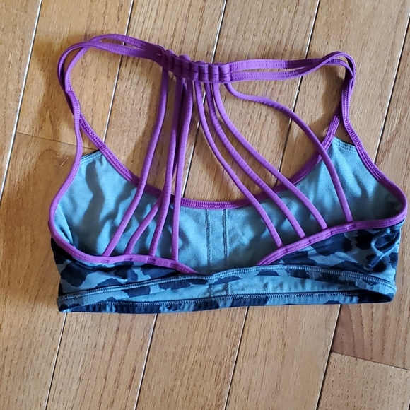 Lululemon sports bra - Picture 2 of 3